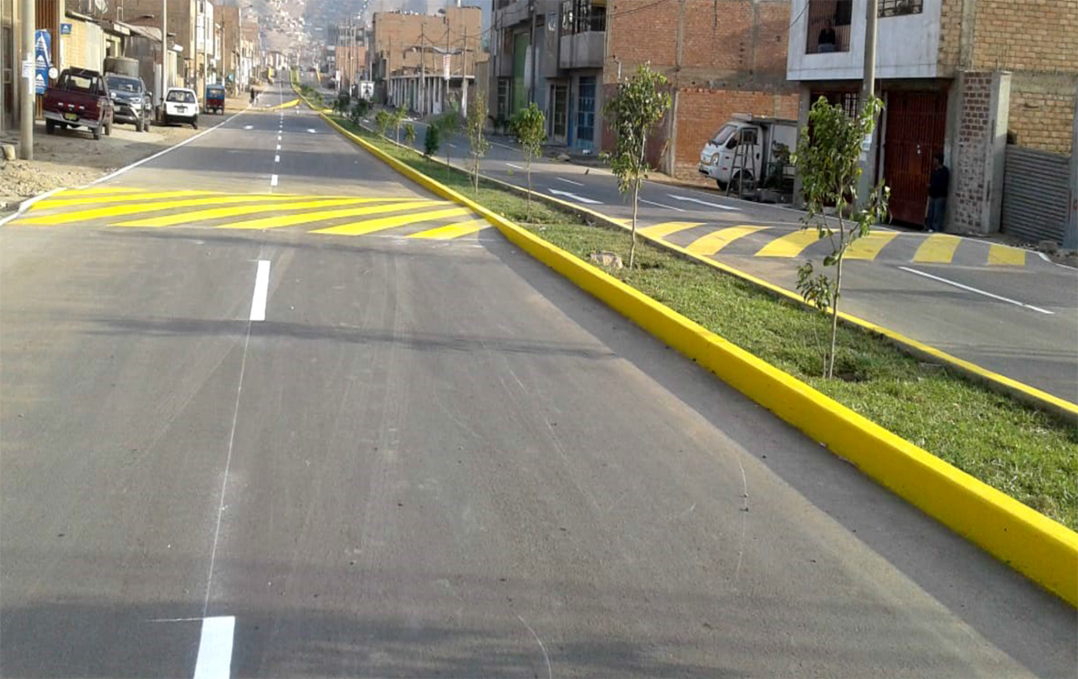 Ampliación de pistas en la vía NN1 del sector Santa Clara, tramo av. Santa Rosa – Carretera Central, zona 05 – sub zona 04 gallery